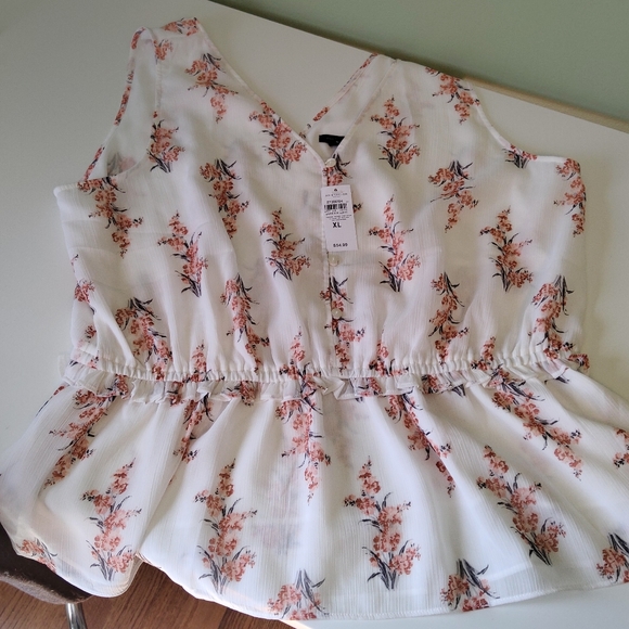 LOFT Tops - NWT LOFT Peplum Top